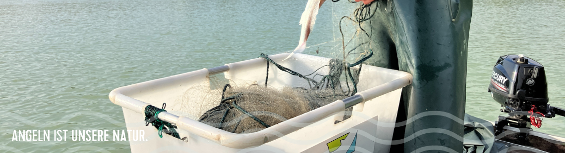 Wanne mit Netz auf dem Boot